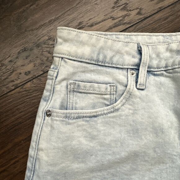 Old Navy Light Acid Jean Skirt Size 8 Pockets Denim size 8 - Picture 3 of 8